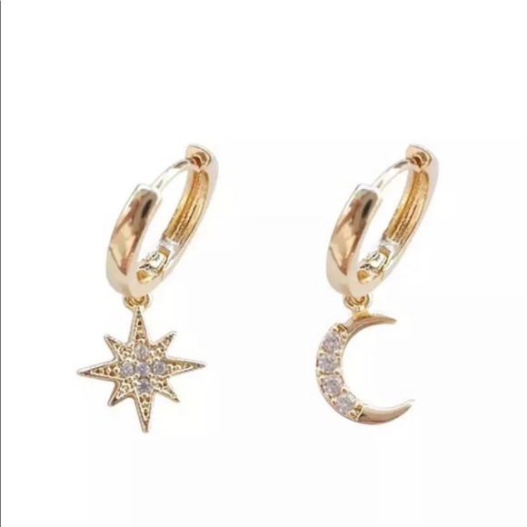 Andromeda | Mismatched drop earring huggies - zirconia stones & 925 silver - Picture 3 of 4